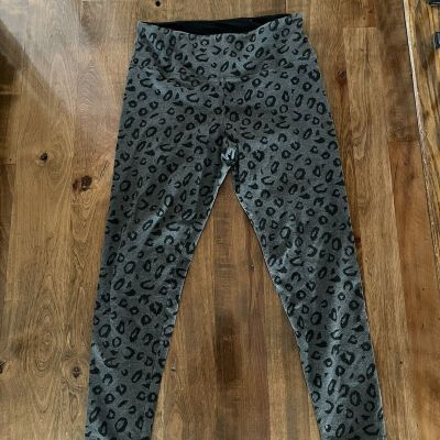 Leggings women’s style & co brand L gray and black leopard print